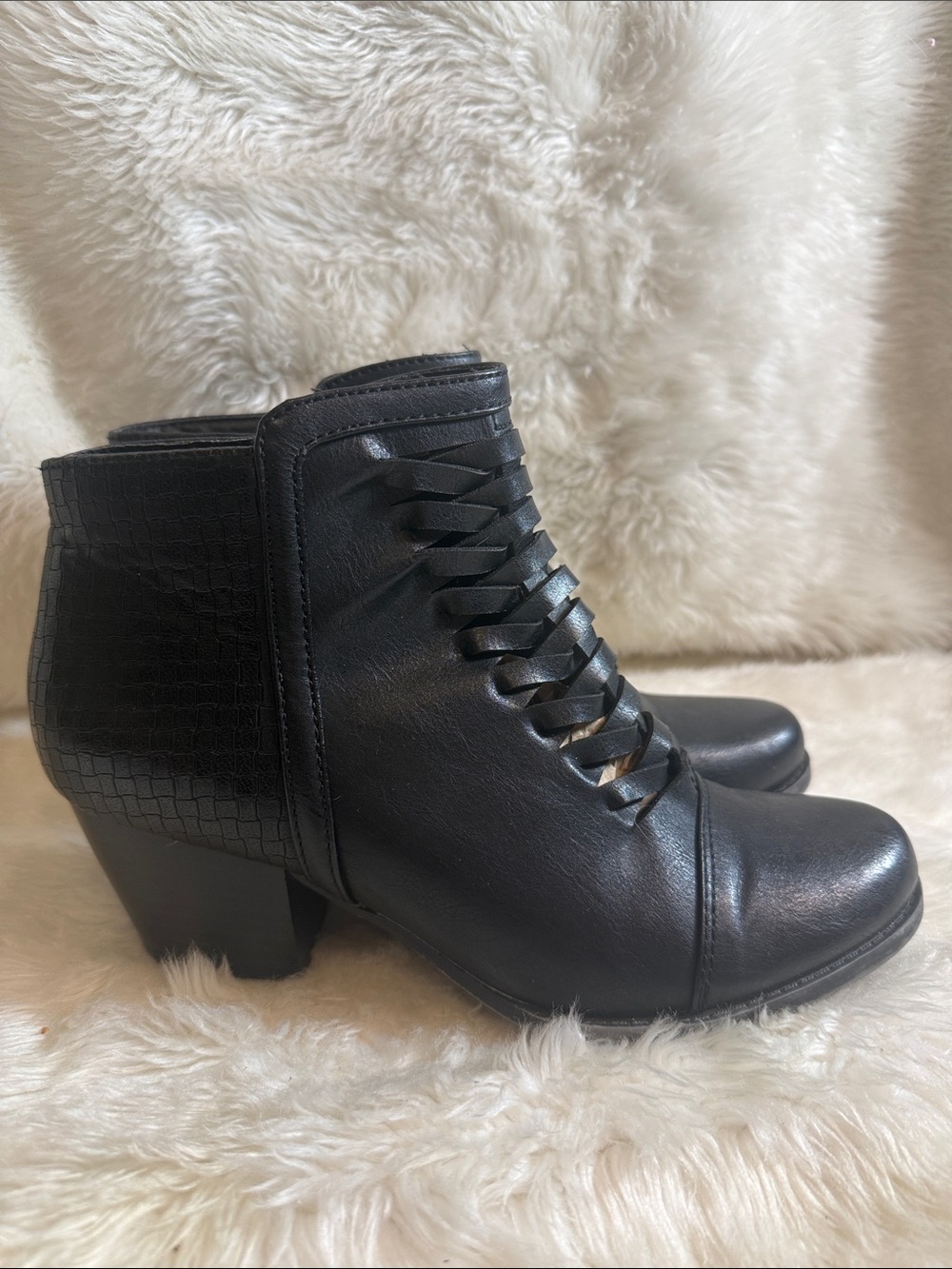 Baretraps Randie Black Ankle Boots Women’s Size 8M Side Zip Block Heel Comfort